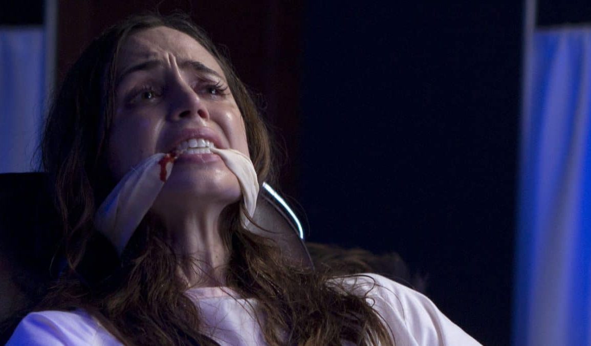 eeliza dushku as a restrained pia carter in eloise h 2017