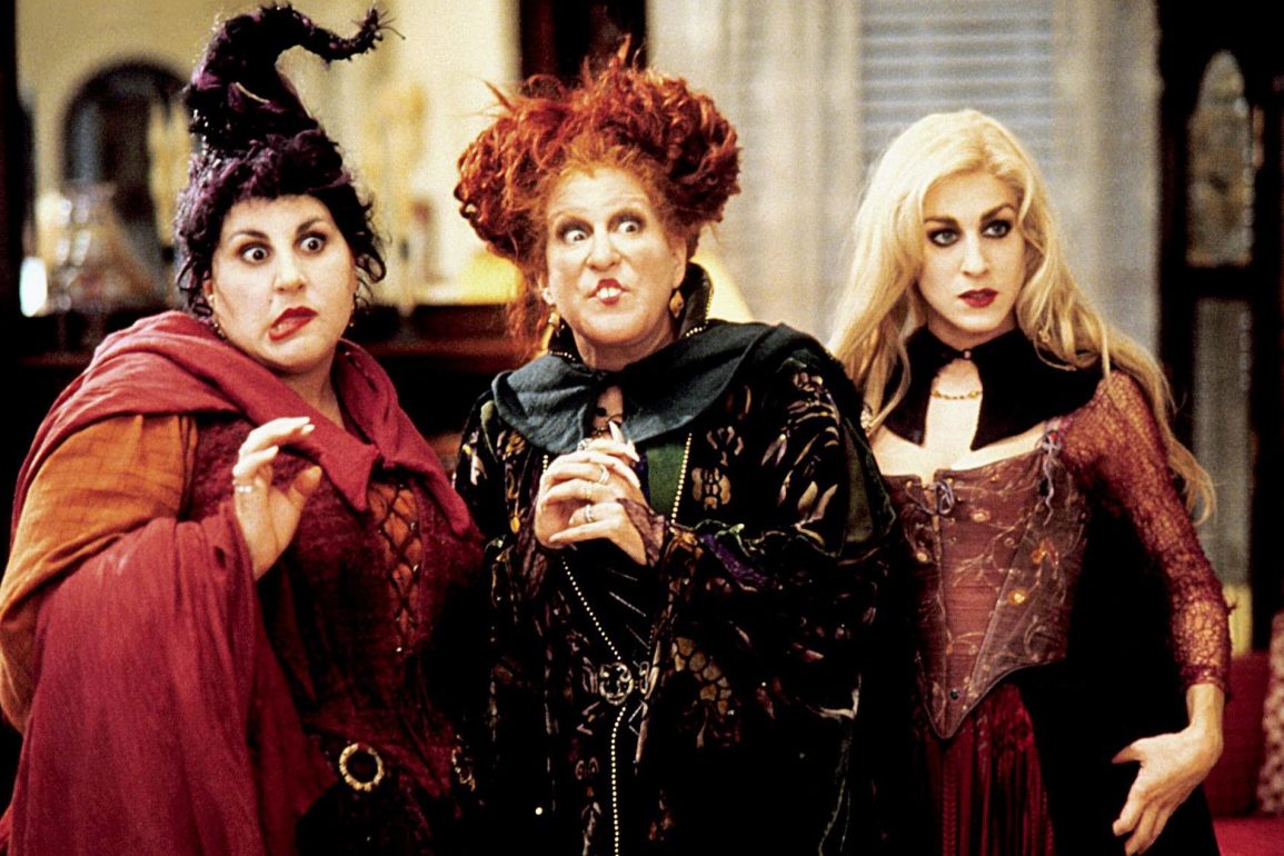 hocus pocus 1993 better midler kathy najimy sarah jessica parker credit allstar picture library alamy stock photo rwdktmat2000x1270 1571935544