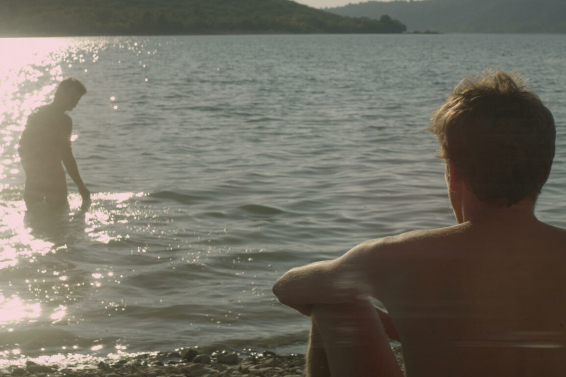 Stranger by the lake 2