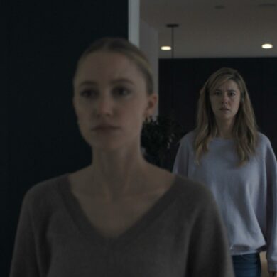 LA MAIN QUI BERCE LENFANT 1