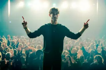 4252x2835 GURU © Jerome Prevois 2025 WY PRODUCTIONS NINETY FILMS STUDIOCANAL